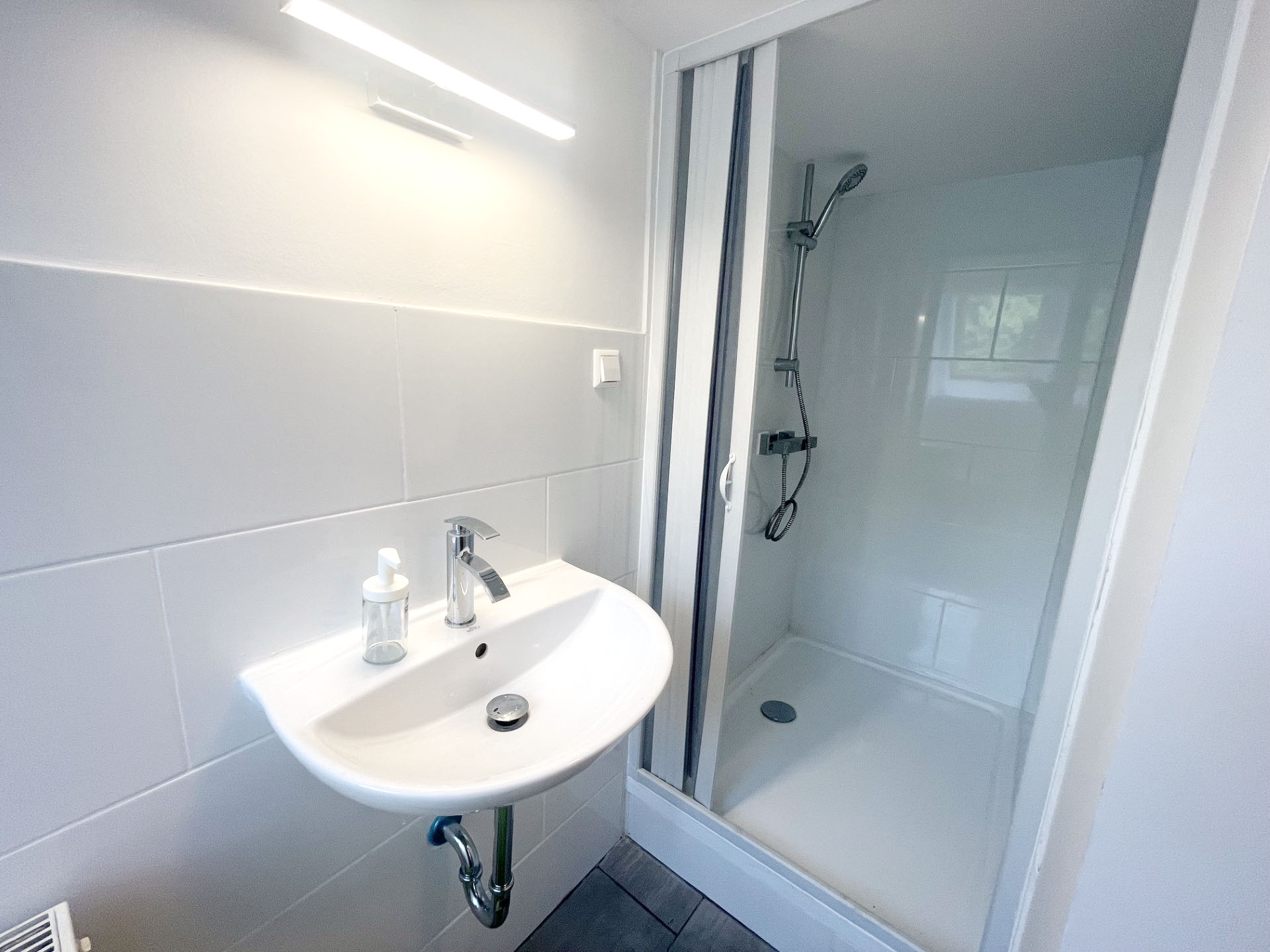 Gemeinsames Duschbad – weitere Ansicht