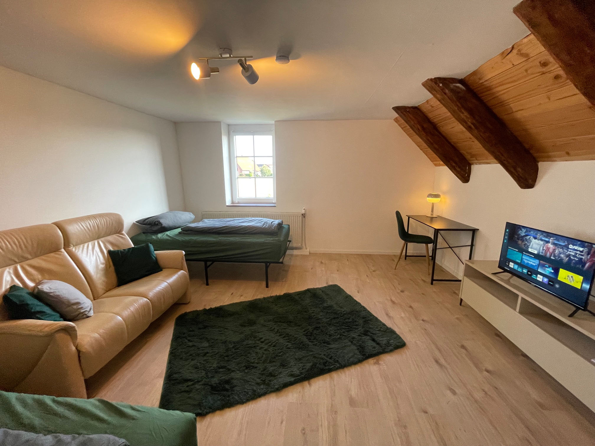Zimmer Deisterblick – WG-Zimmer im 1. Obergeschoss