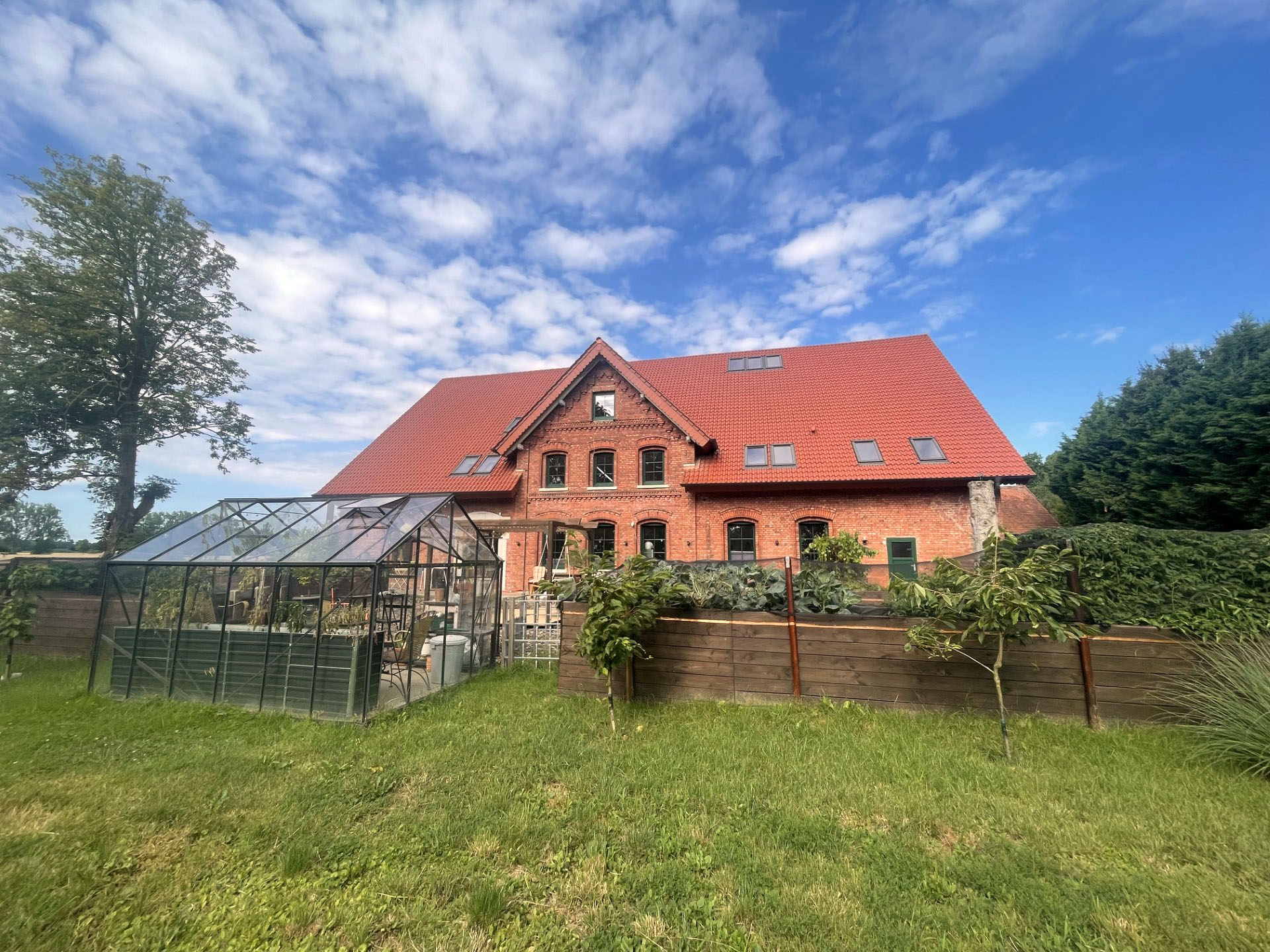 Hofansicht – Backstein-Hofgebäude