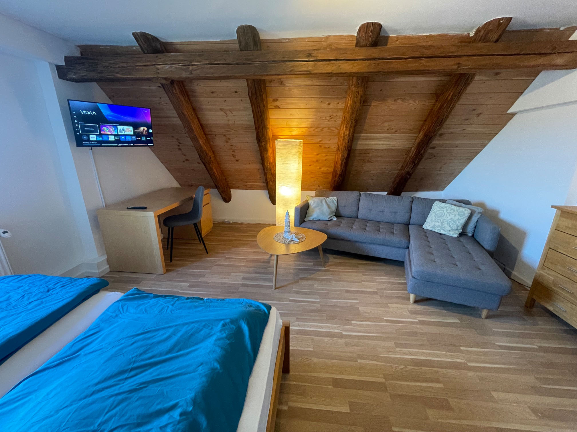 Zimmer Weitblick – helles WG-Zimmer im Dachgeschoss